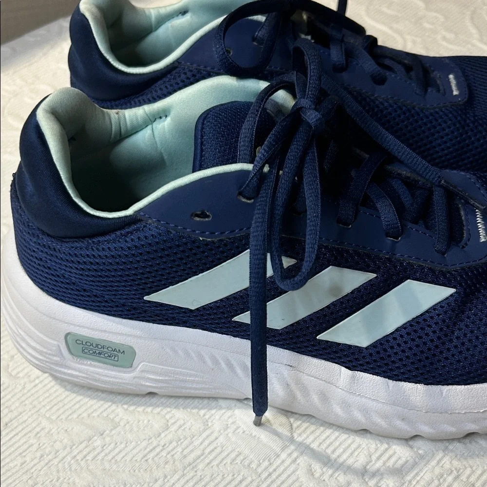 Adidas Cloud Foam Navy and Light Blue Sneakers. Women’s 8.5